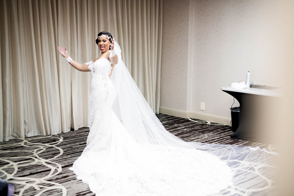 Pharris Photography- Houston Wedding- Krystyn and Joshual- Texas Wedding- Bride- Getting Ready- Lace Wedding Dress