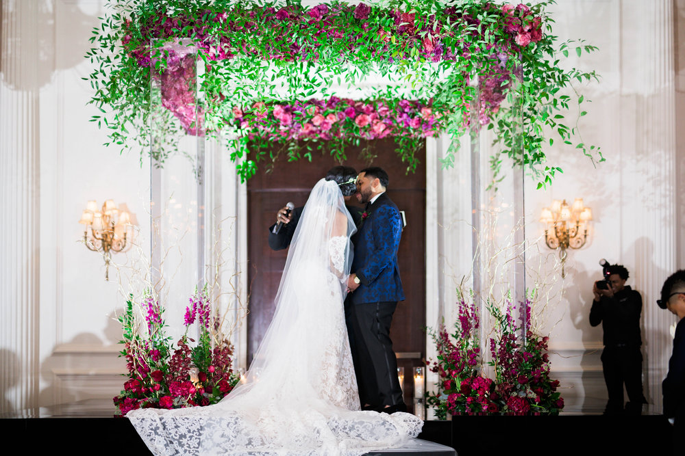 Pharris Photography- Houston Wedding- Krystyn and Joshual- Texas Wedding- Florals- Lace Wedding Dress