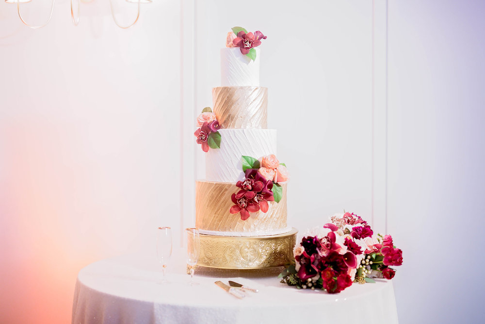 Michelle and Courtney- Pharris Photography- Dallas Wedding- Texas Wedding- Wedding Cake