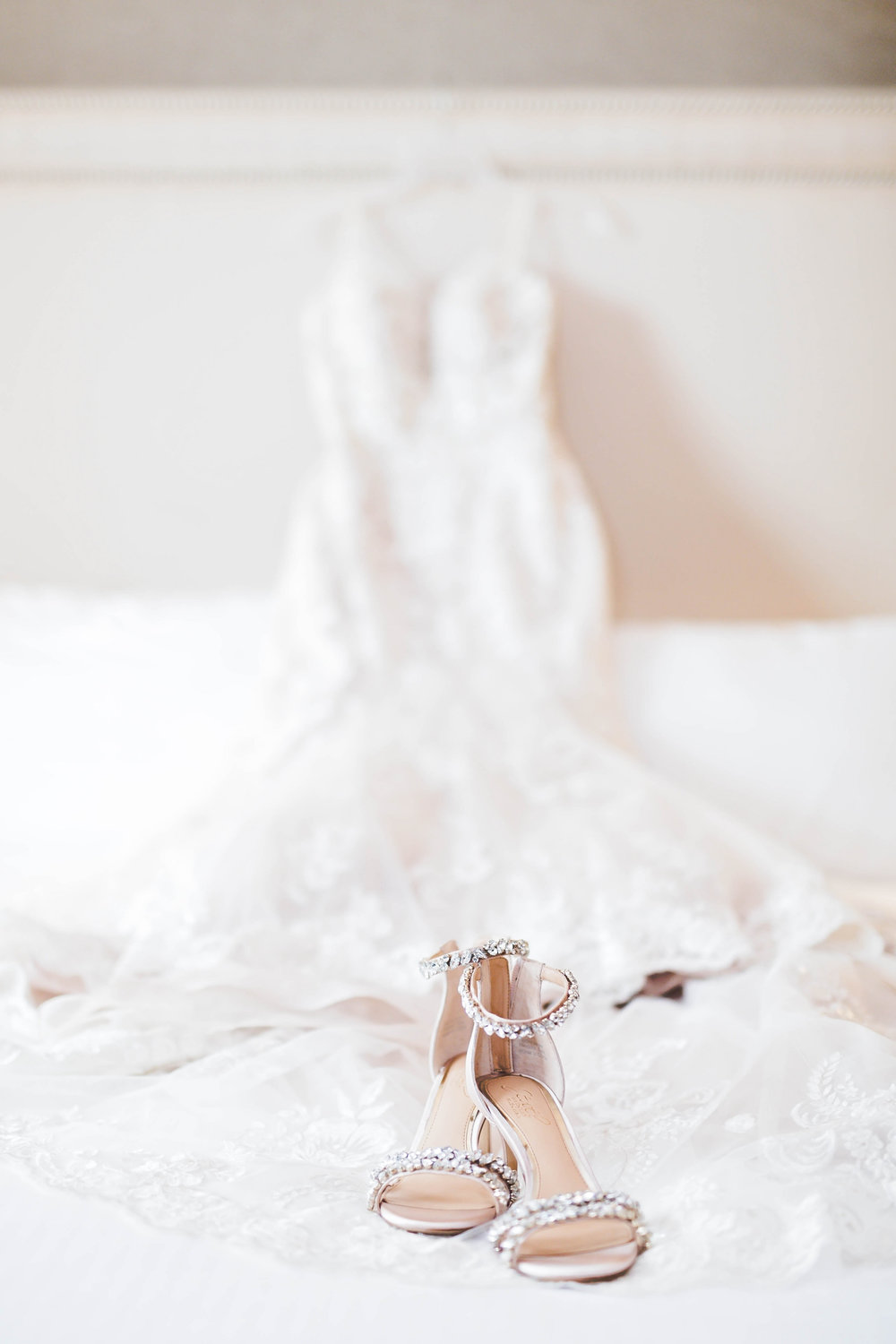 Dallas Wedding- Pharris Photography- Getting Ready- Sophie + Kellen- Wedding Dress