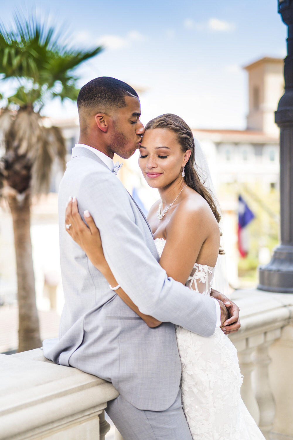 San Antonio Wedding- Elian Hotel and Resort- Pharris Photography- Couple- Amber + Kodi