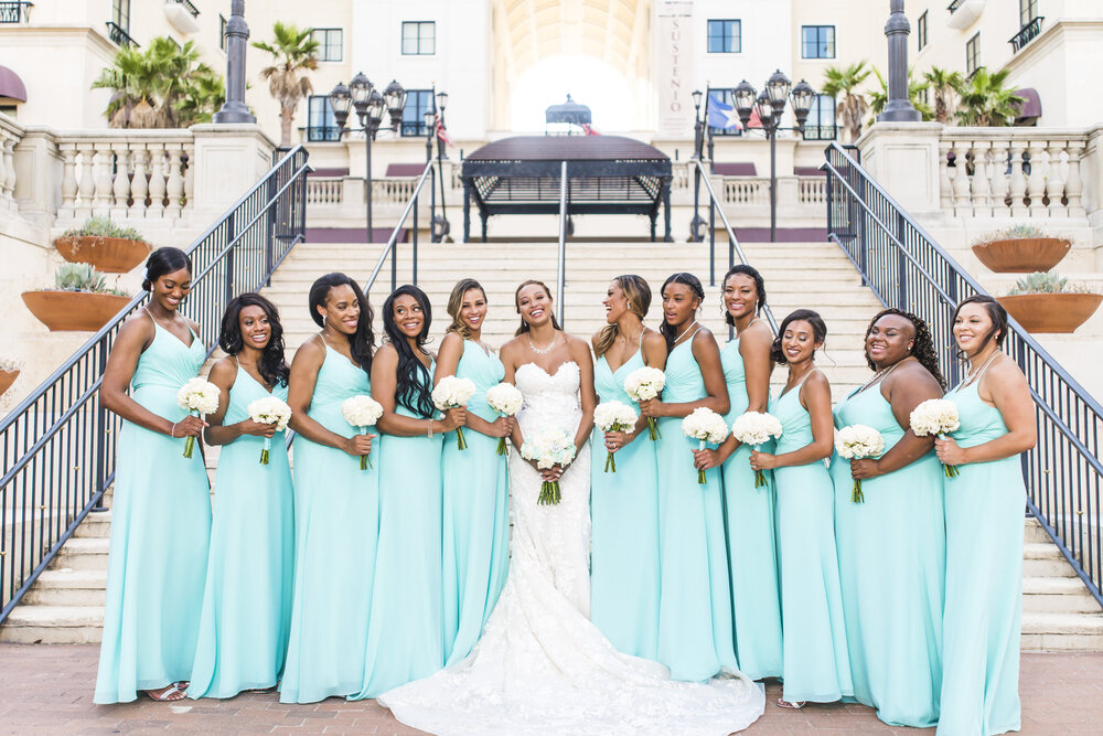 San Antonio Wedding- Elian Hotel &amp; Resort- Pharris Photography- Bridal Party- Amber + Kodi- Bride &amp; Bridesmaids 