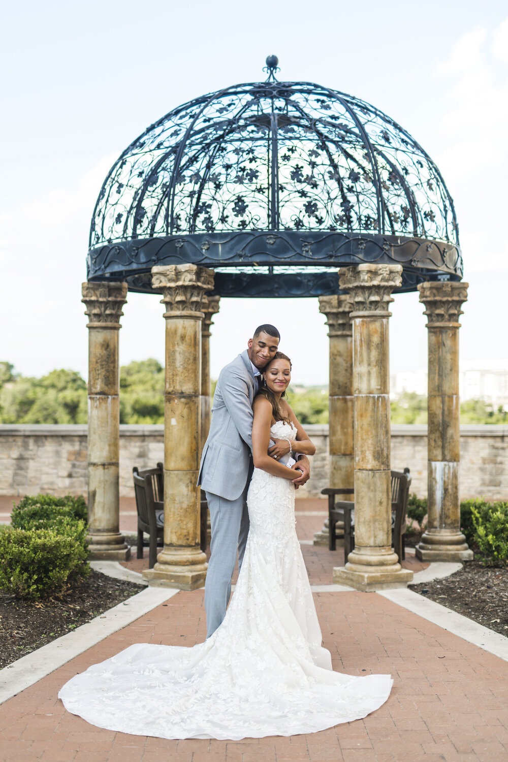 San Antonio Wedding- Elian Hotel and Resort- Pharris Photography- Couple- Amber + Kodi- Bride &amp; Groom