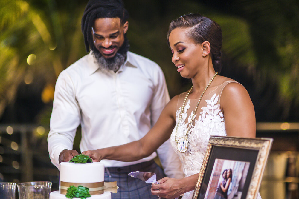 Cancún Wedding- Ed Dorado Royale Resort- Pharris Photography- Reception- Carrie + Eugene- Cake Cutting