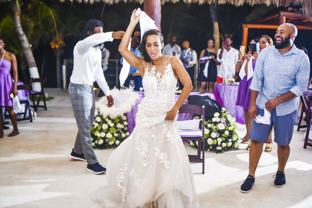 Cancún Wedding- Ed Dorado Royale Resort- Pharris Photography- Reception- Carrie + Eugene- Dance Floor