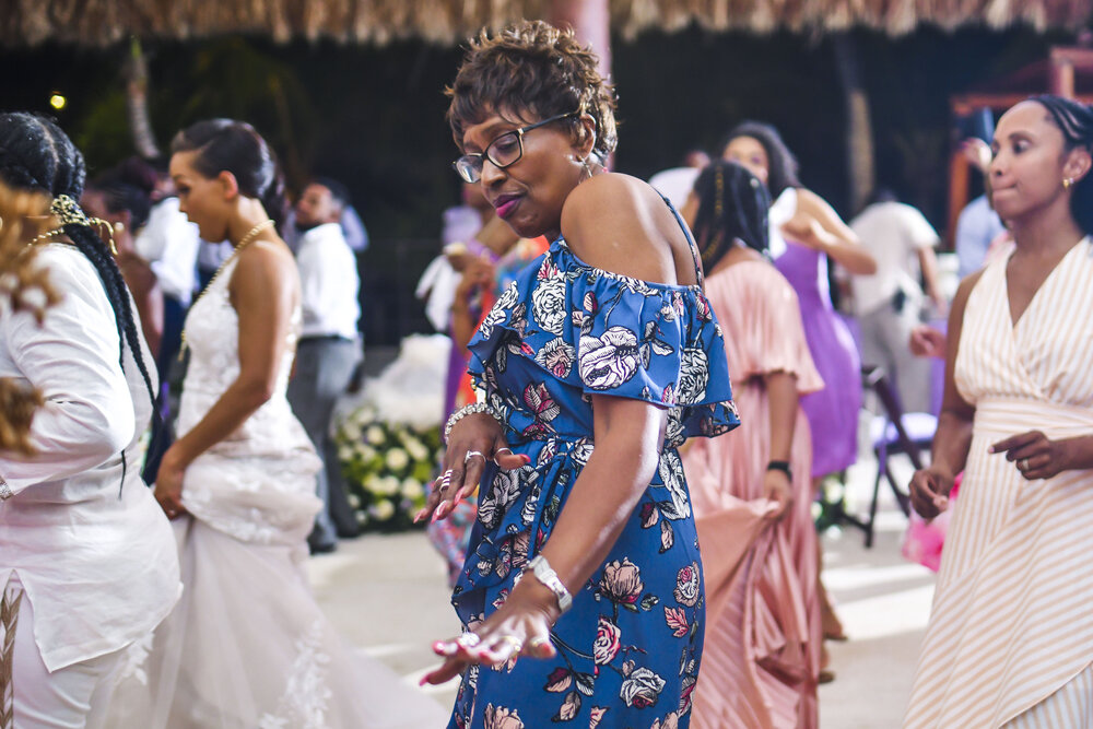 Cancún Wedding- Ed Dorado Royale Resort- Pharris Photography- Reception- Carrie + Eugene- Dance Floor