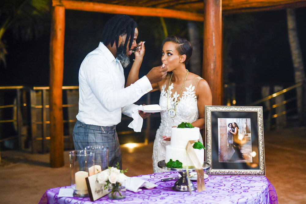 Cancún Wedding- Ed Dorado Royale Resort- Pharris Photography- Reception- Carrie + Eugene- Cake Cutting