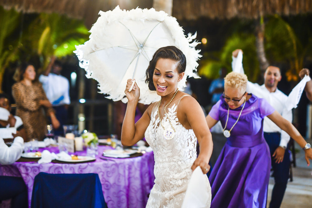 Cancún Wedding- Ed Dorado Royale Resort- Pharris Photography- Reception- Carrie + Eugene- Dance Floor