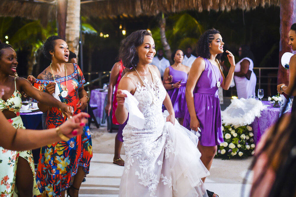 Cancún Wedding- Ed Dorado Royale Resort- Pharris Photography- Reception- Carrie + Eugene- Dance Floor