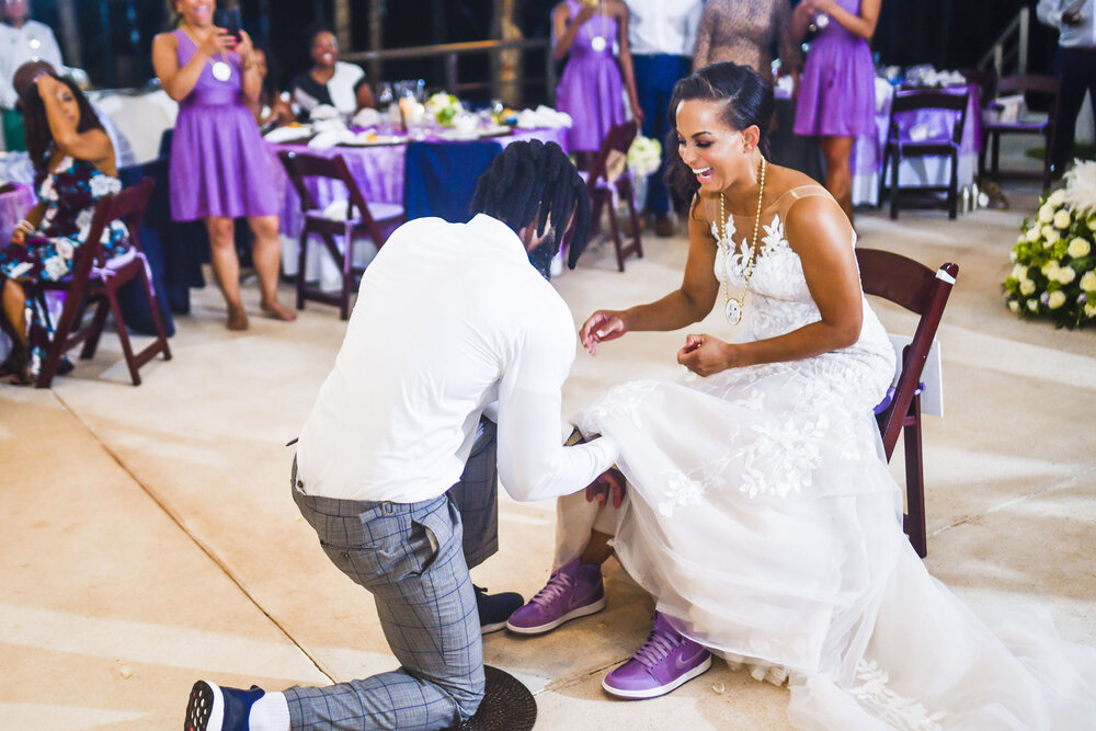 Cancún Wedding- Ed Dorado Royale Resort- Pharris Photography- Reception- Carrie + Eugene- Garter Toss