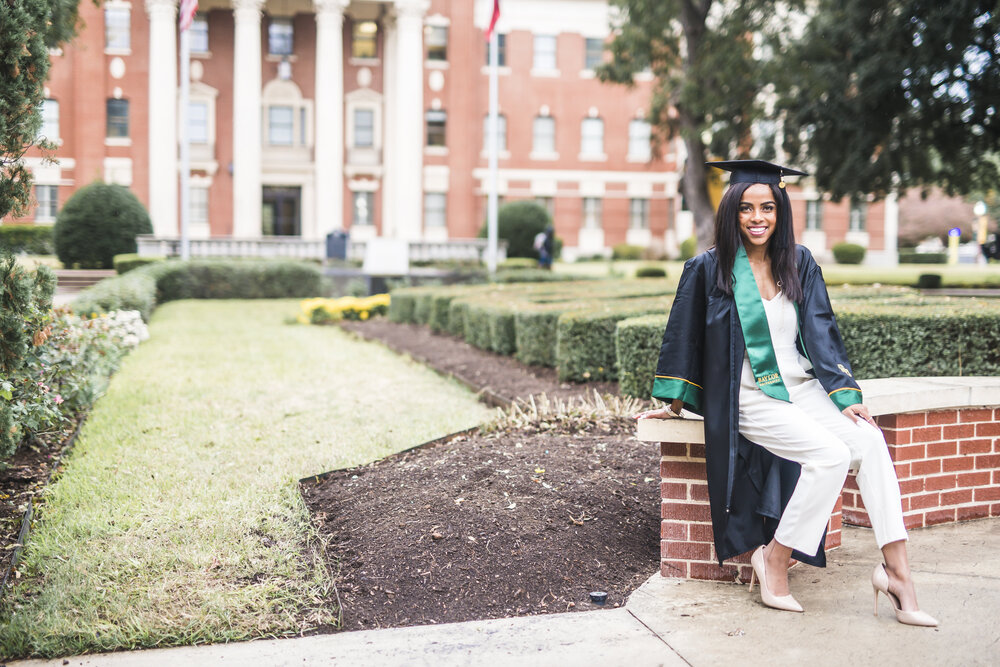 Pharris Photography- Graduation Session- Grad Portraits- Baylor University- Waco- Kennedy Dendy