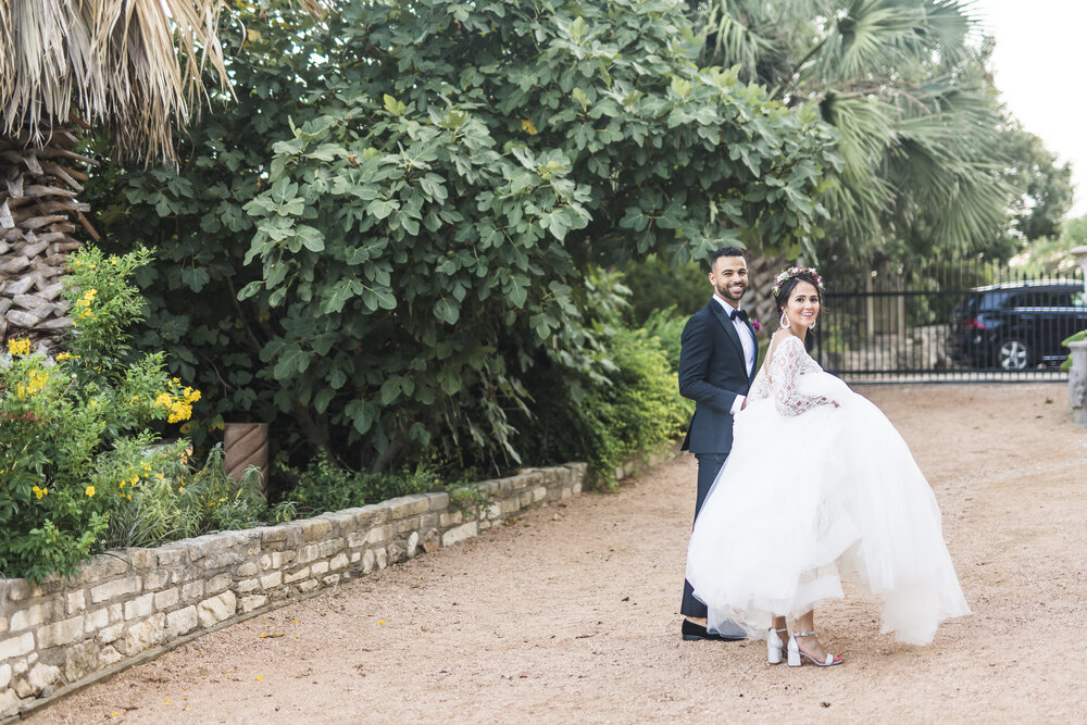 Jonestown Wedding- Villa Antonia-  Pharris Photography- Couple- Phil + Laura- Bride &amp; Groom