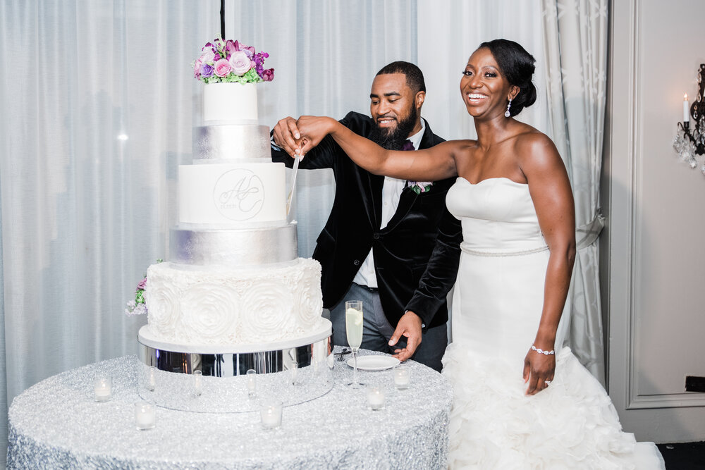 Houston Wedding- Hotel ZaZa- Pharris Photography- Reception- Angie + Charles- The Reception- Cutting the Cake