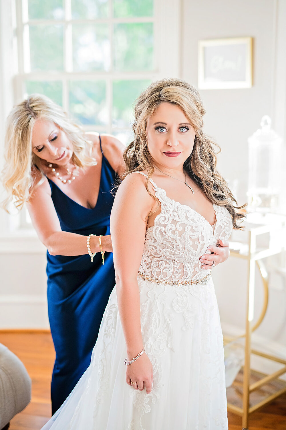 Tomball Texas Wedding- Sandlewood Manor- Pharris Photography- Getting Ready- Taylor + Troy