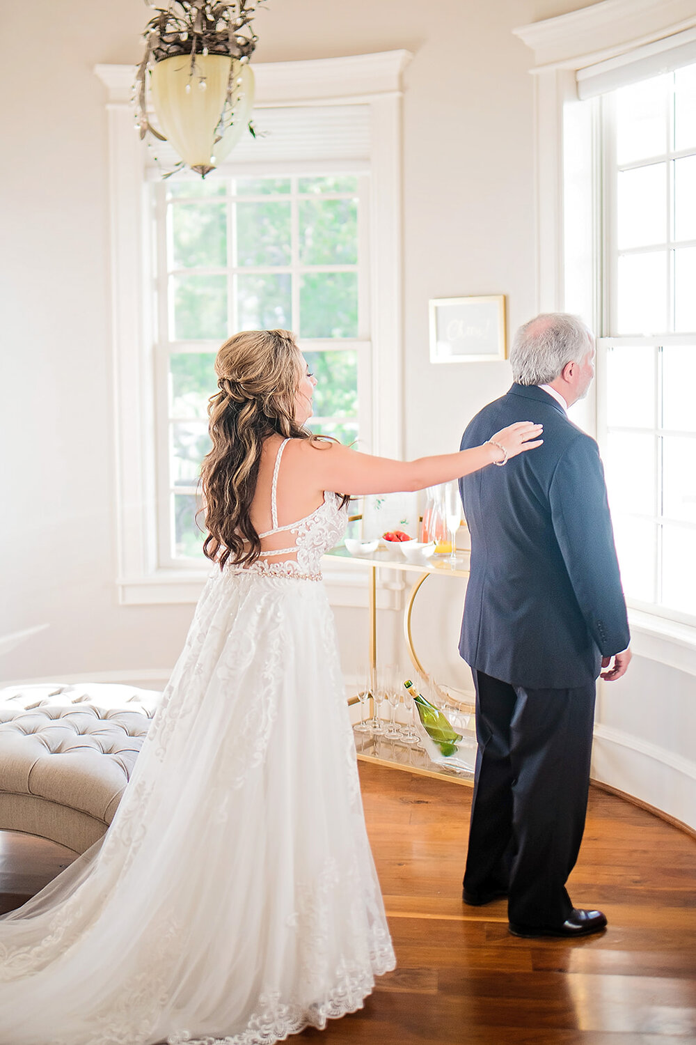 Tomball Texas Wedding- Sandlewood Manor- Pharris Photography- Getting Ready- Taylor + Troy